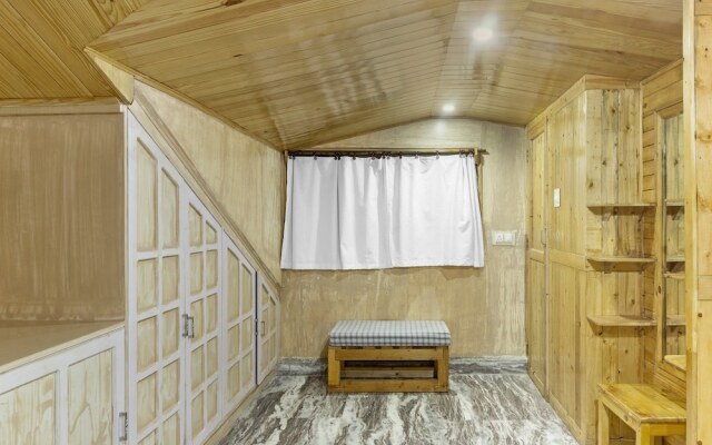 GuestHouser 1 BR Bed & Breakfast 83ac