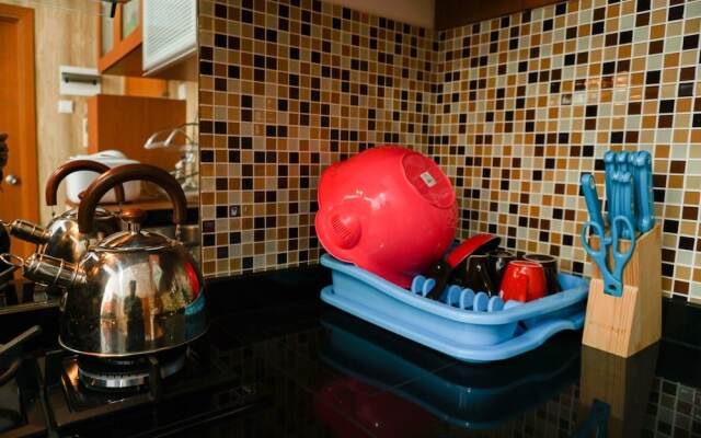 2BR Apartment with Sofa Bed at Woodland Park Residence By Travelio