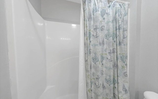 Crystal Village II, Unit 18A