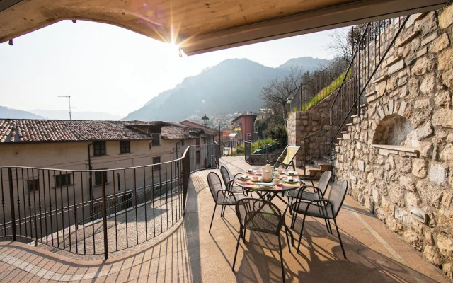 Casa Angiolina Lake & Mountain View
