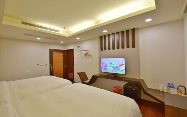 Ruocing Hot Spring Hotel