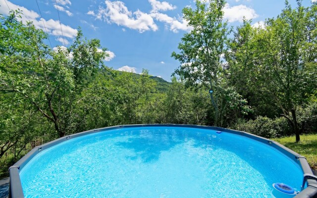 Casa Mira - Two Bedroom Holiday Home with Pool