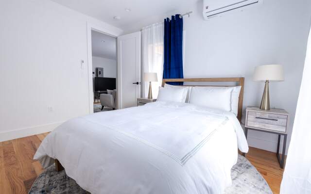 323-2 Specious 2BR Williamsburg