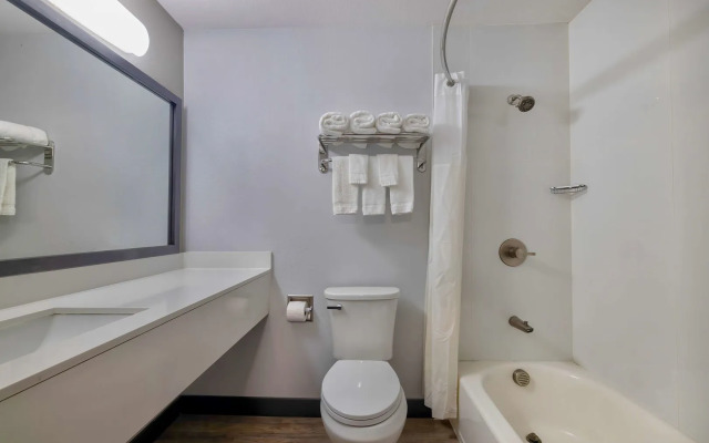 Studio 6 Dallas, TX - North - Richardson