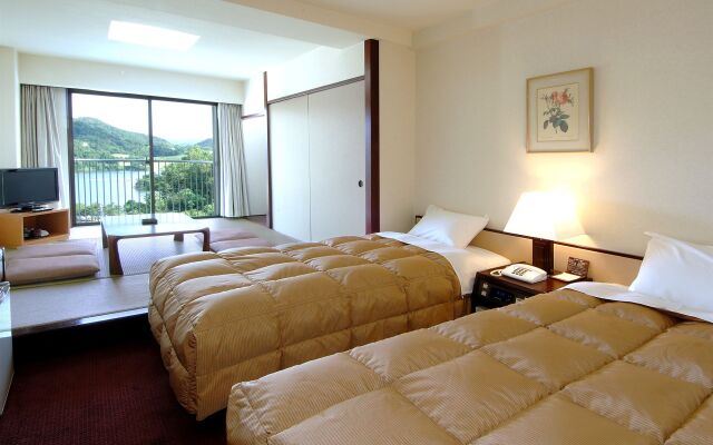 Resorpia Kumihama