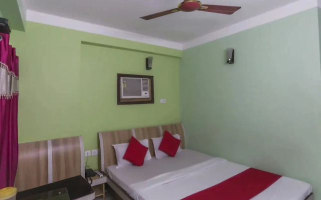 Hotel Tanushree by OYO Rooms