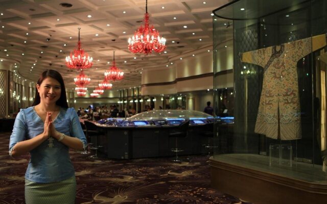 Holiday Palace