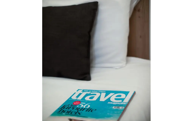 OYO TamTam Acton Hotel