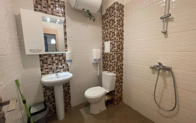 Colonel apartment 858