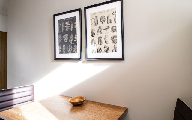 Saska Kepa Velvet Apartment