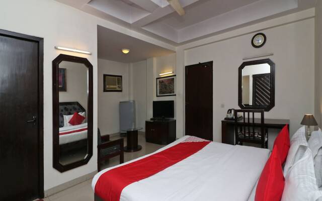 OYO 14837 Hotel Uberoi Anand