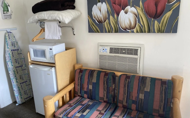 Rustic Inn Motel