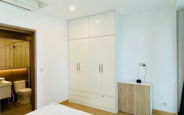 DongDong Apartment in Sunwah Pearl