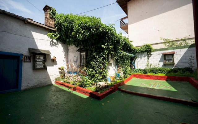 Authentic Design 2bdr Apartment in Old Town