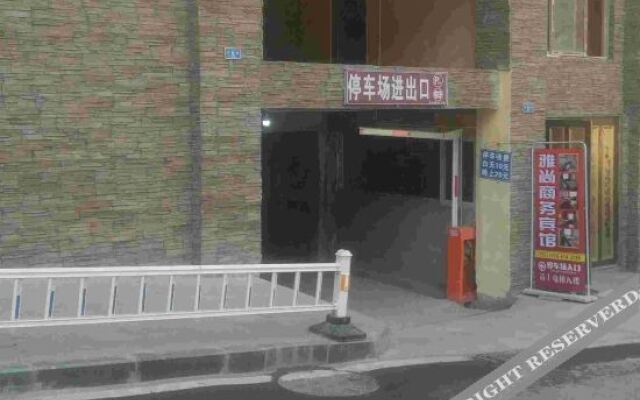 Yajiang Yashang Business Hotel