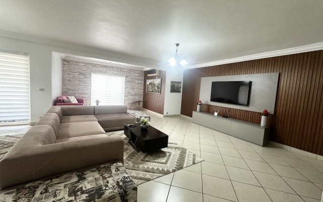 Chic and stylish 3 bedroom apartment