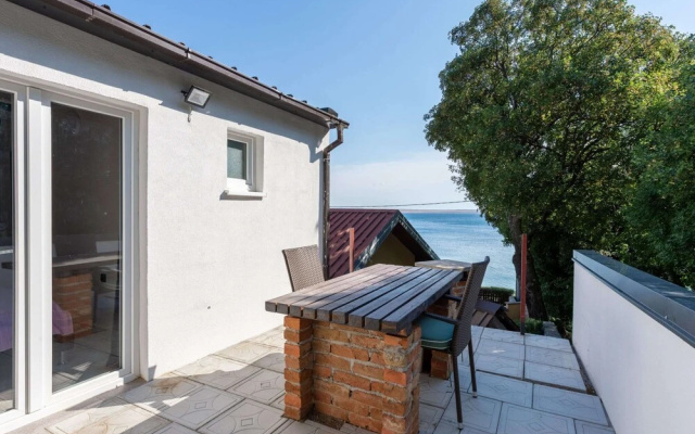 Soothing Holiday Home in Starigrad near Sea