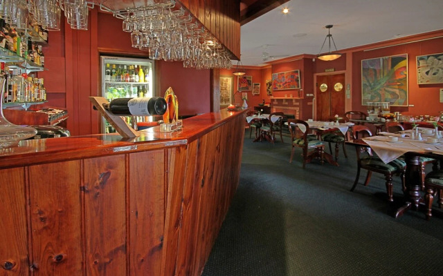 Oasis Inn Ulladulla - Guest 18 Years and Older