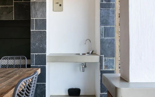 Bali and Eva Midlands