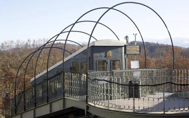 Au petit repère palois -studio - centre ville-balcon-WIFI FIBRE