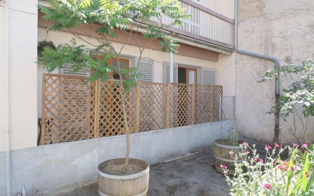 Le Clos - Cosy & Clean