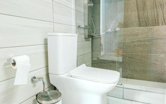 Design Suites Efharis (Syrah)