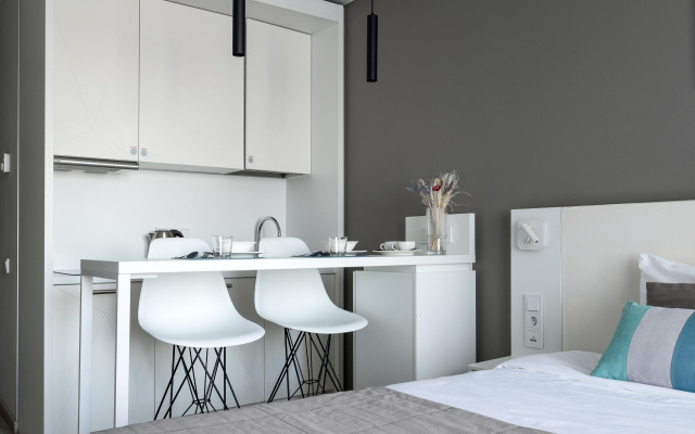 MyHome YourHome (МайХоум ЙоХоум) на улице Салова
