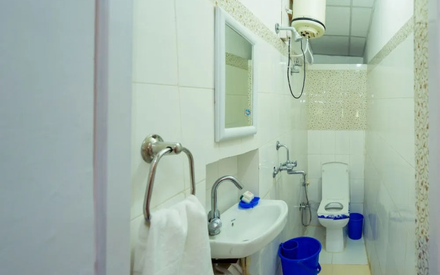 OYO 13153 Home Valley View 1BHK Mussoorie Bypass