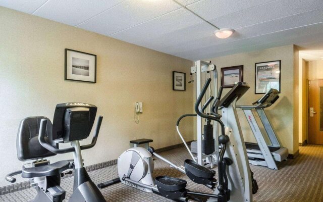 Comfort Inn & Suites Fall River