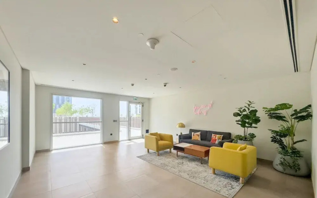 WelHome - Beautiful 1BR Apt in Dubai Hills with City View