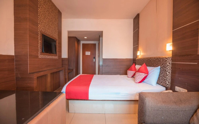 OYO 467 Penthouse Hotel