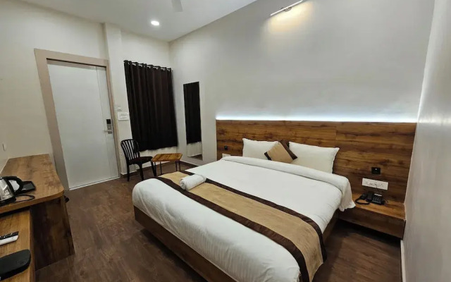 Devki Grand Hotel