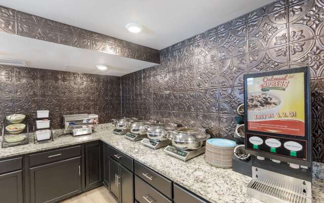 Best Western Plus Milwaukee West