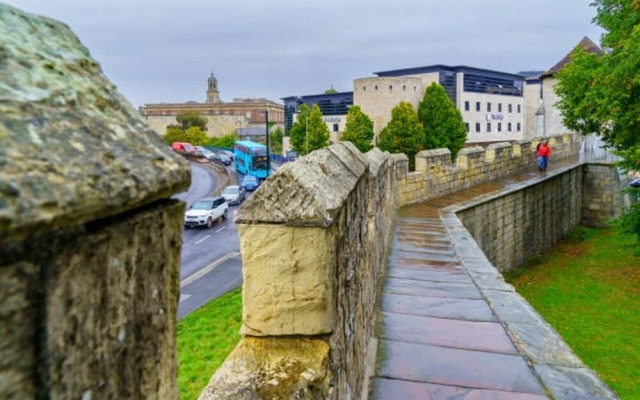 2br-sleeps5-freeparking-closetoyorkminster