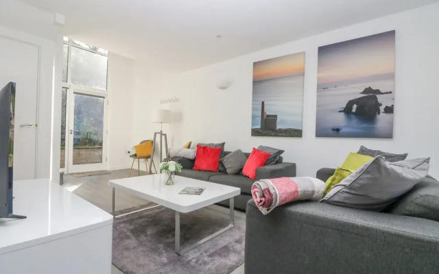 Sea Breeze 17 Gannel