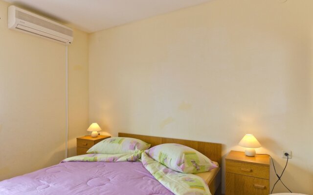 Apartments Pharos & Hector