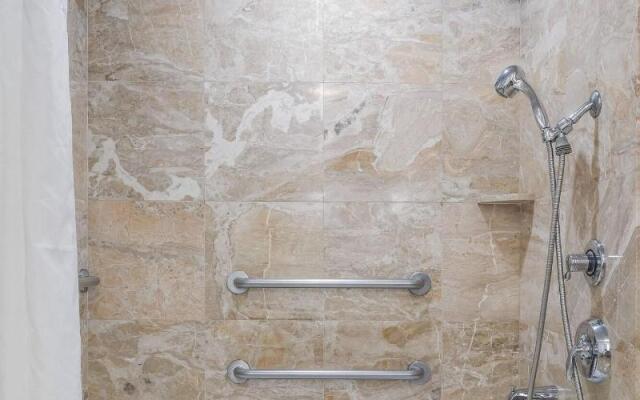 The Atlantic Suites on the Ave