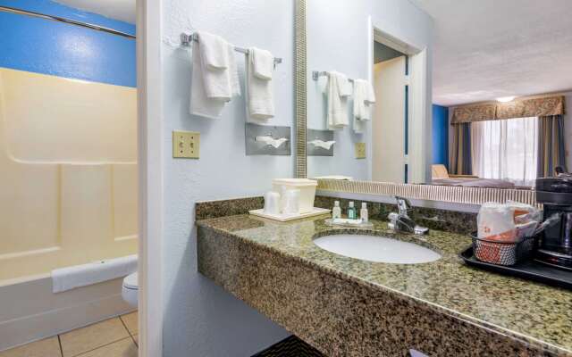 Quality Inn Sarasota North Near Lido Key Beach