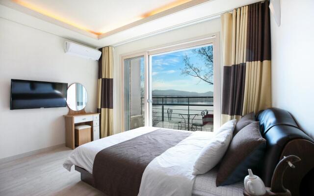 Nami Island Rivermoon Pension