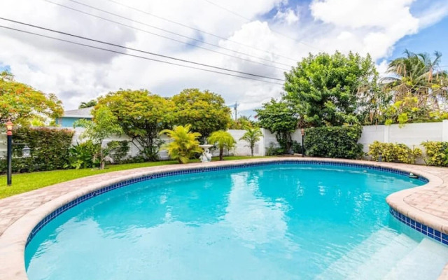 Luxurious 4BD Villa Top Amenities Pool