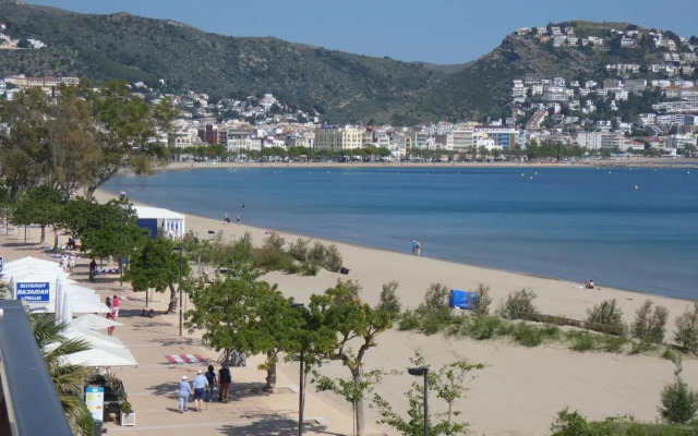 Passeig Maritim,33
