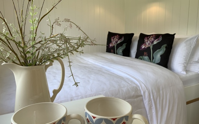 St. Kew Shepherd Huts