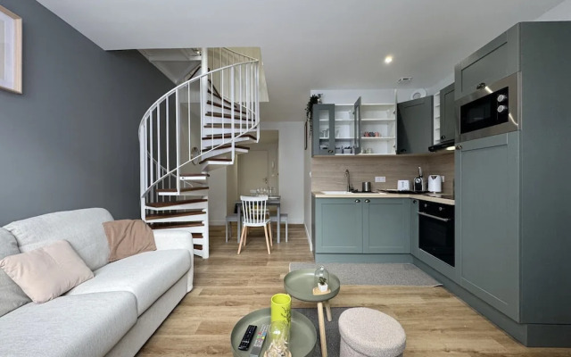 Duplex in Le Mans Near 24 Hours Circuit