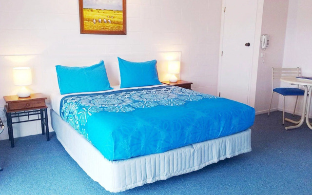 Golden Glow Motel