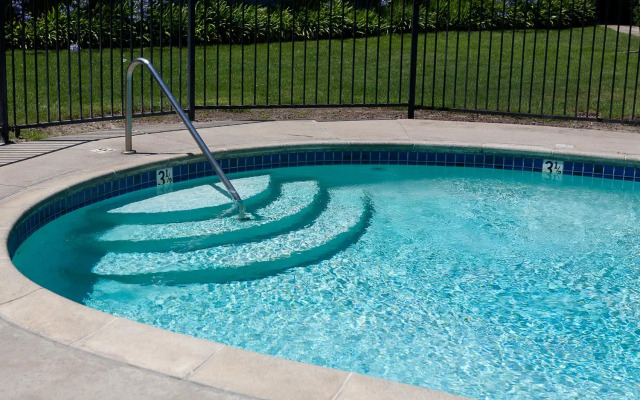 Coral Reef Inn & Suites