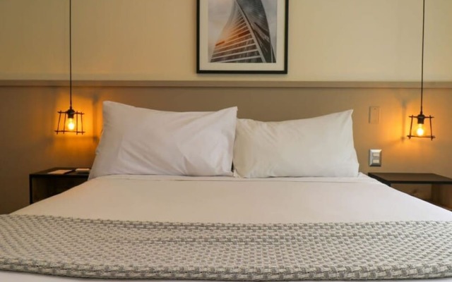 w Picturesque 2BR in the Heart of Miraflores
