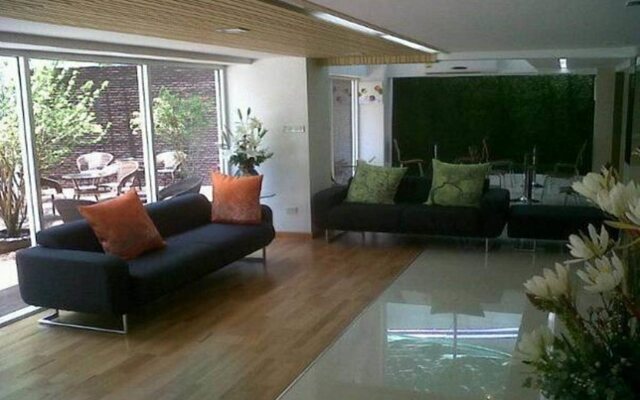Nantra Sukhumvit 39 Hotel