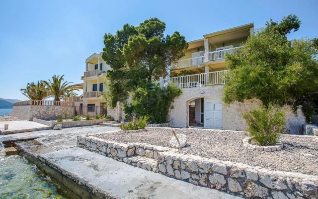 Apartments Krstičević