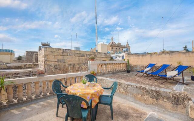 "3 Bedroom House of Character in Rabat Near Mdina"