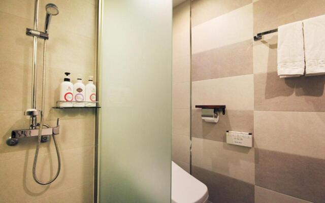 H Drive Hotel
